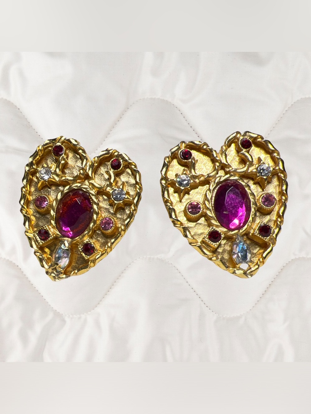 Vintage Robert Rose  Gold Toned Heart Shaped Pink Rhinestone Clip On earrings